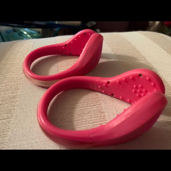 Adult Sneaker Reflectors - Picture 1 of 2